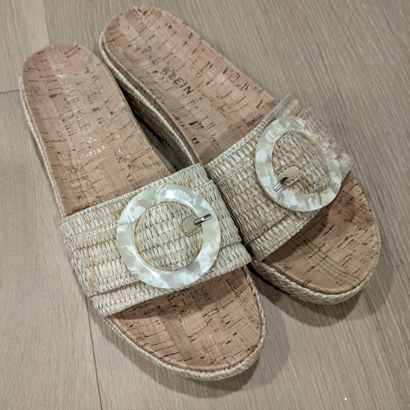 Anne Klein neutral sandals - Picture 12 of 12